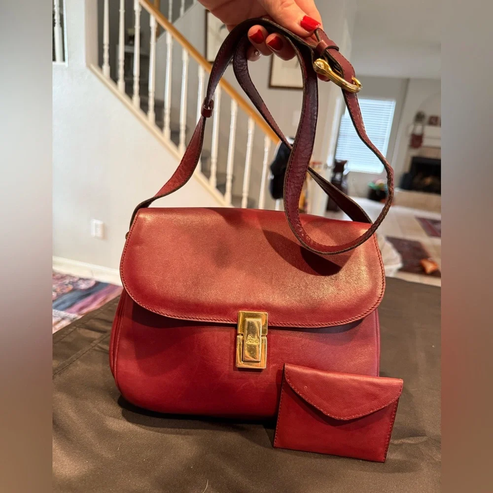 Vintage Céline Horse Carriage Clasp Burgundy Leather Shoulder Bag - Picture 3 of 16